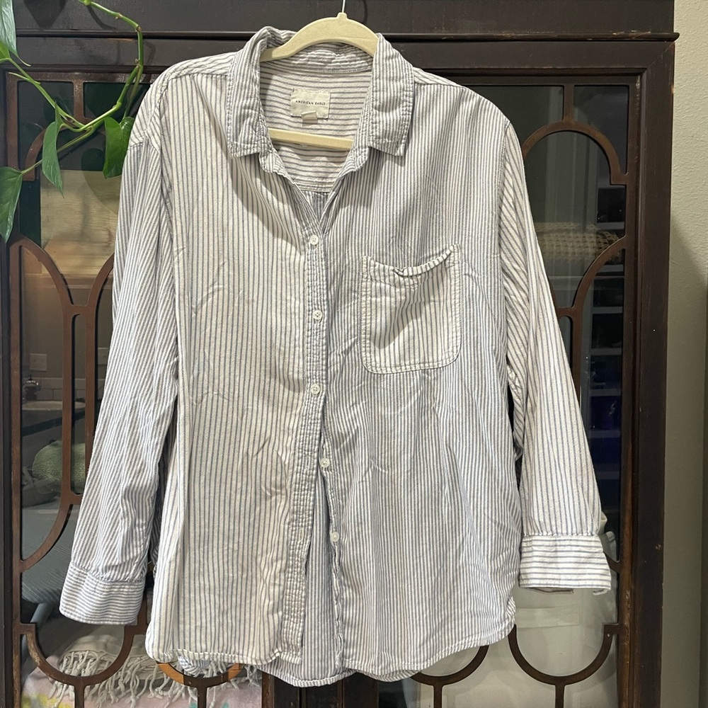 American Eagle Outfitters Blue and White Striped Shirt